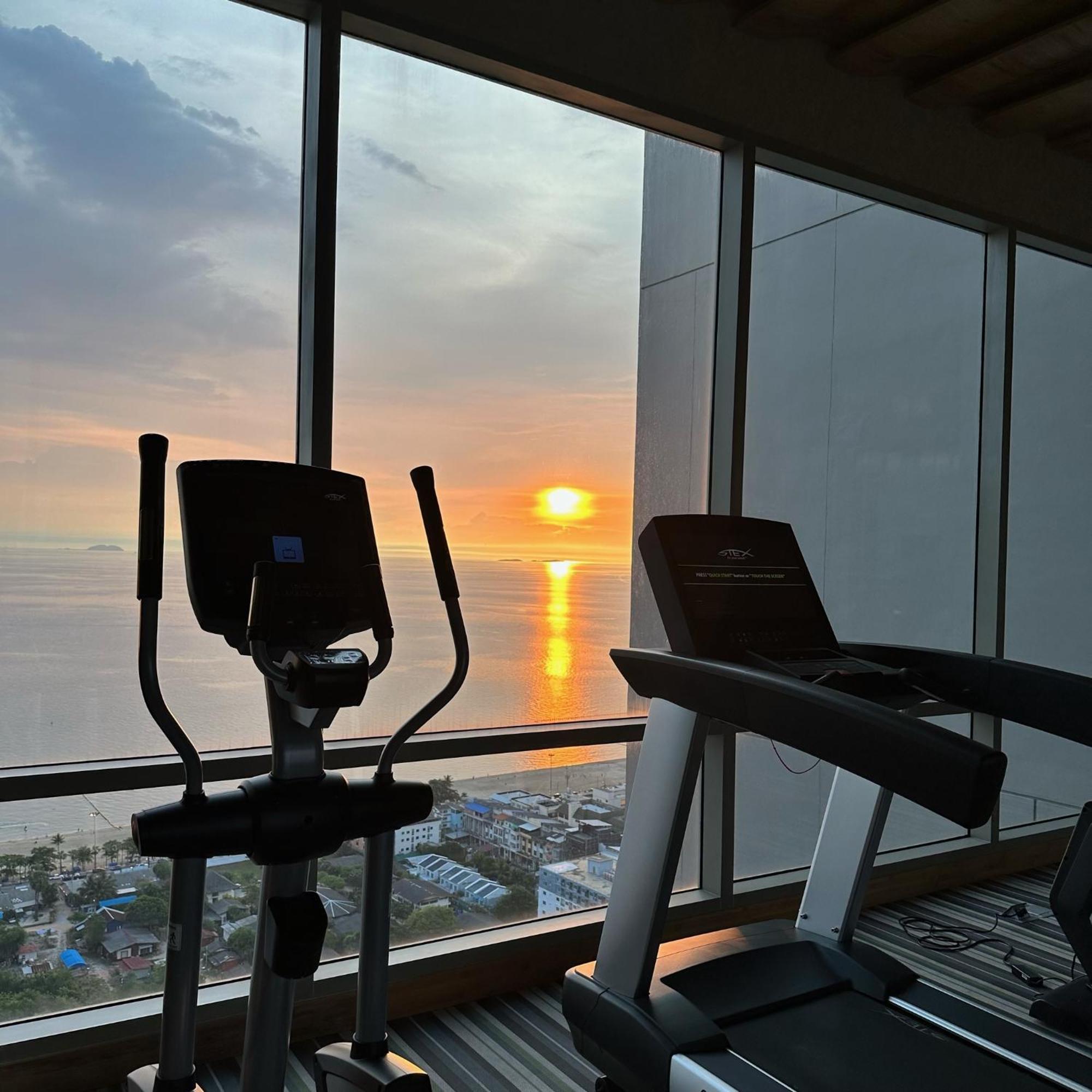 芭提雅高层海景奢华公寓the Riviera Jomtien生香家直达海滩2704 Praia de Jomtien Exterior foto