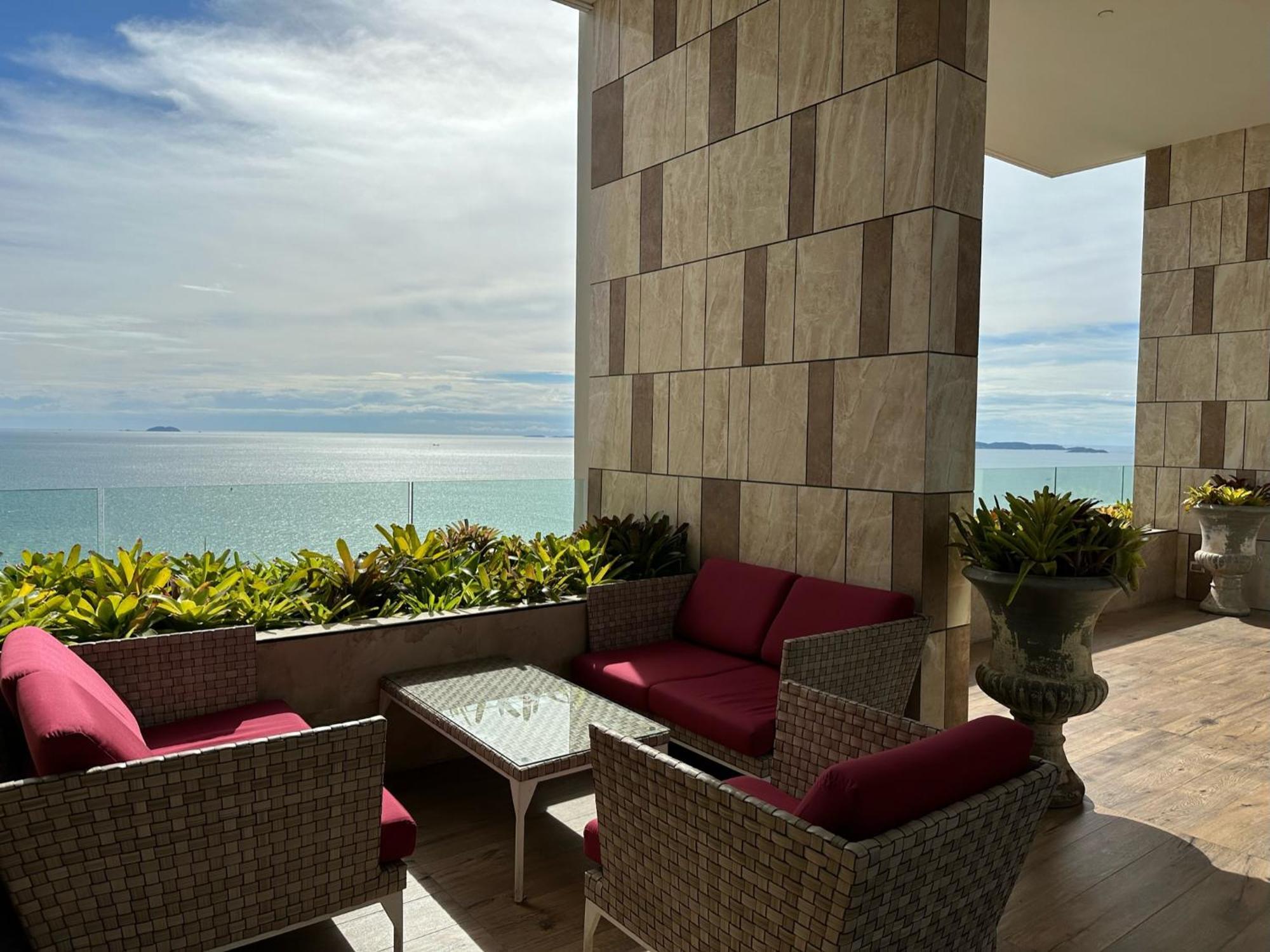 芭提雅高层海景奢华公寓the Riviera Jomtien生香家直达海滩2704 Praia de Jomtien Exterior foto
